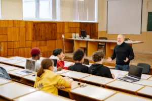 pros and cons of technology in the classroom