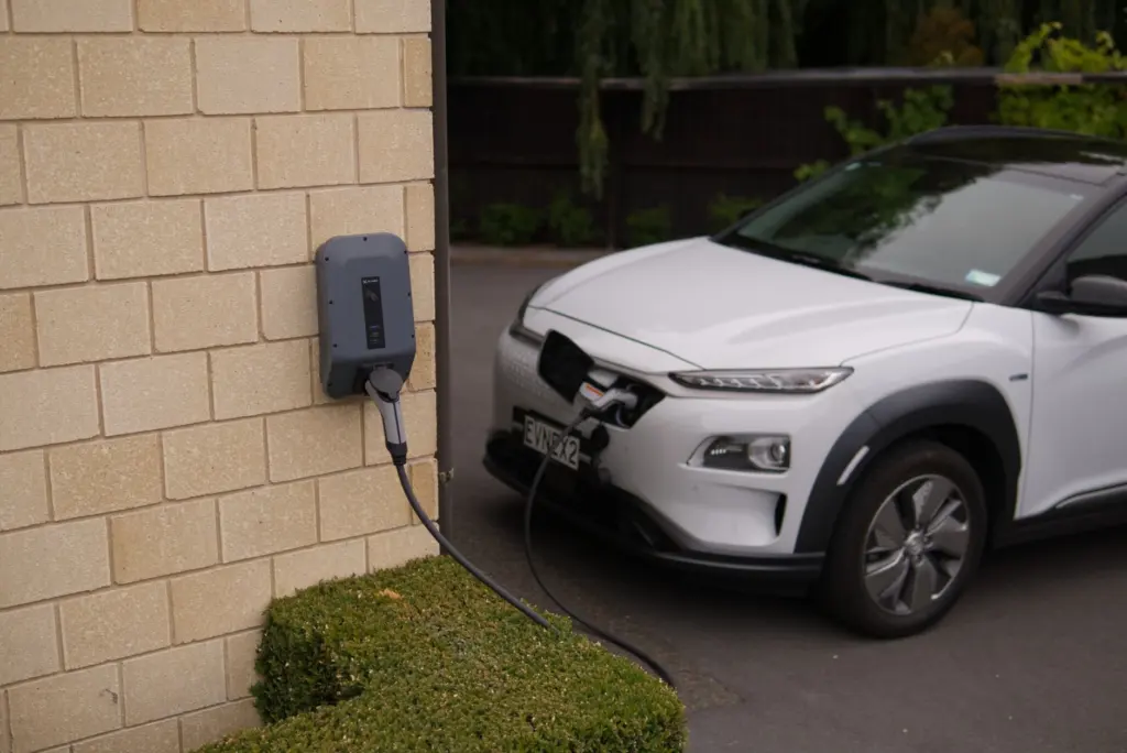 How Electric Cars Work: A Clear 2026 Guide To Batteries, Motors, Charging, And Range